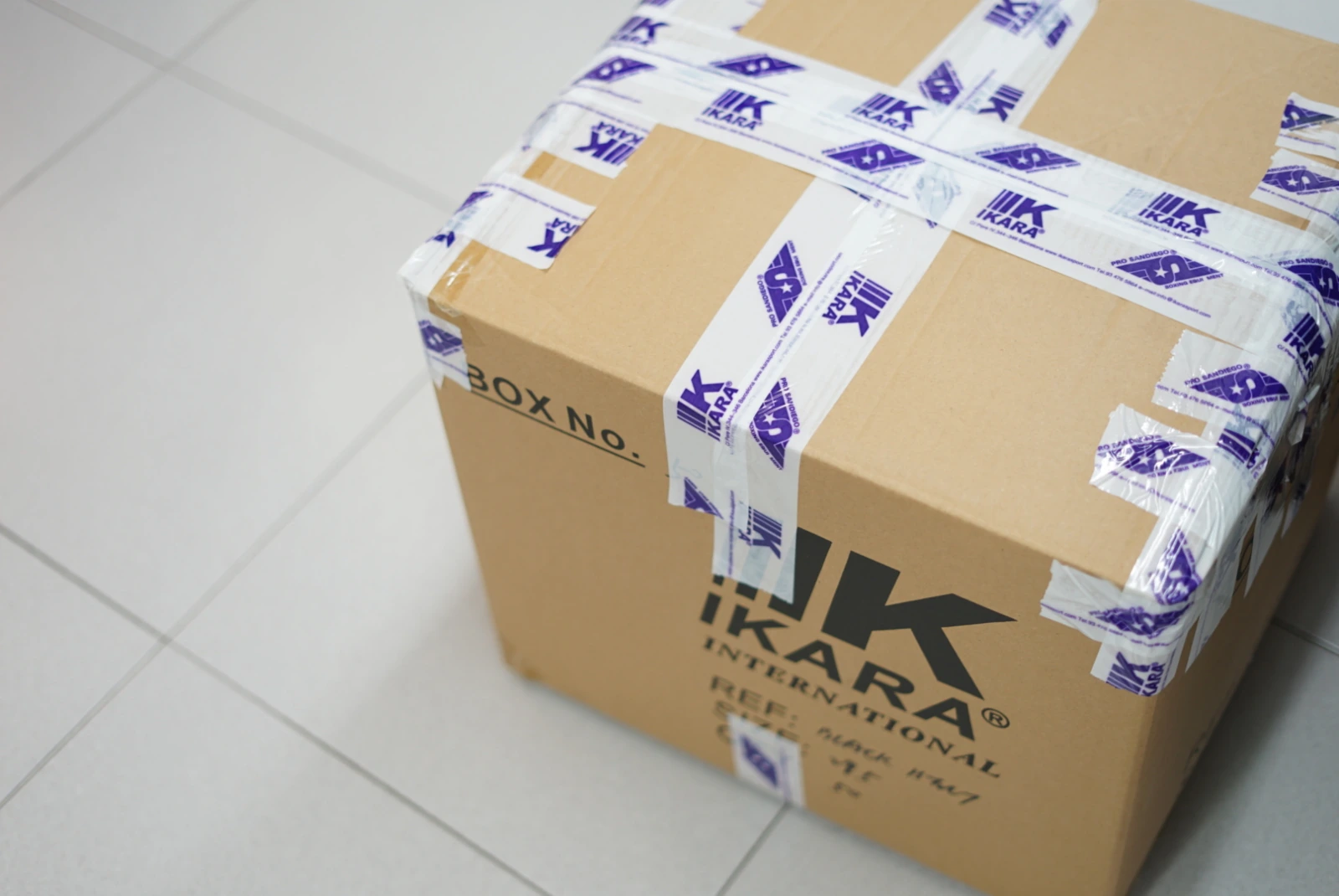 Caja IKARA International lista para enviar